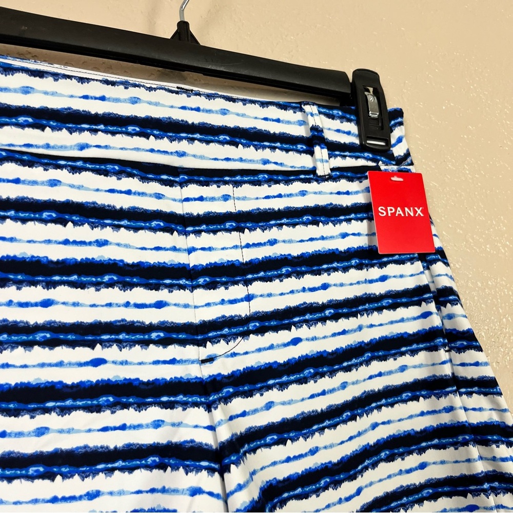Spanx Shorts Women's‎ X Small Sunshine Shorts Blue Painted Stripe 6" - Picture 9 of 12